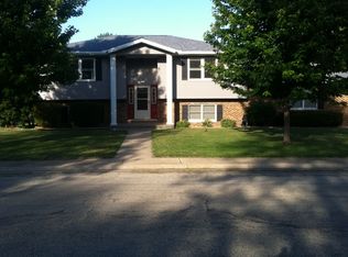 1075 S Illinois St, Coal City, IL 60416