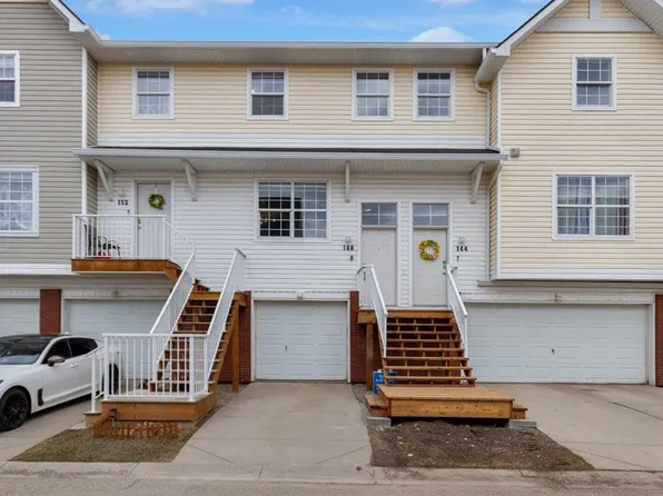 148 W Prestwick Acres Ln SE, Calgary, AB T2Z 3Y3