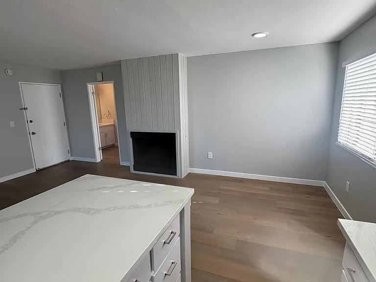 Harbor Terrace Apartments — Photo 7