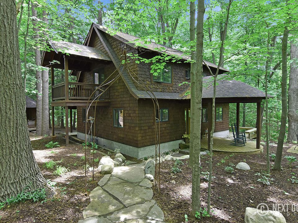 1st image of 9132 Brookwood Cir