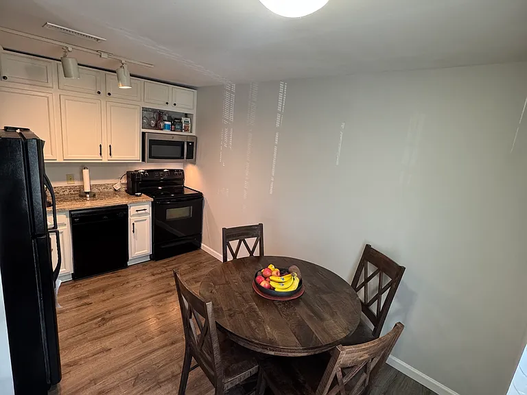 1518 Villa Ter #E — Photo 8