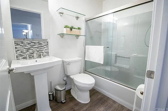 Main bathroom
