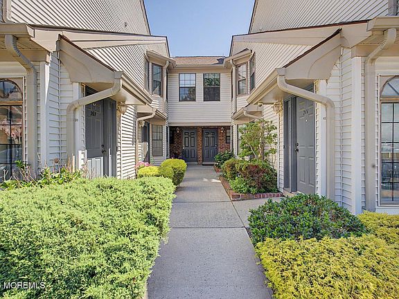 2nd image of 208 Sunshine Court #208