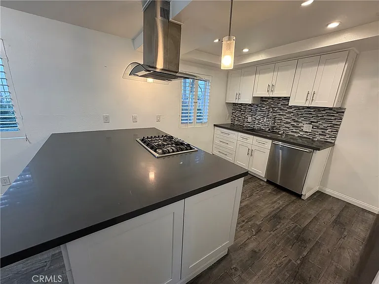 18333 Hatteras St #62 — Photo 7