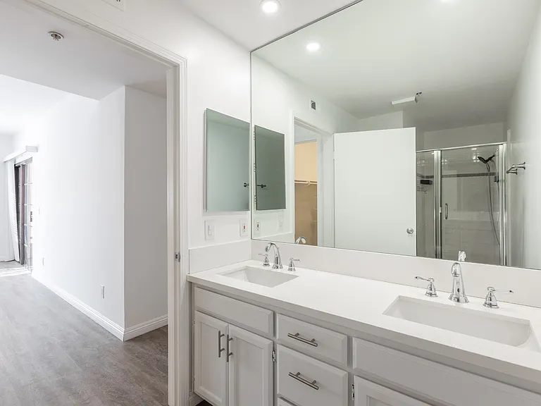12340 Montana Ave #202 — Photo 18