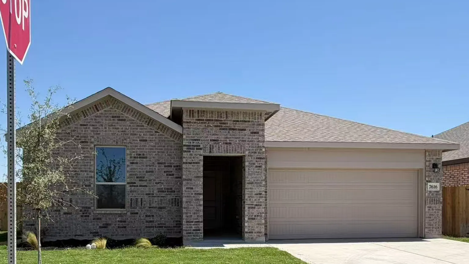 4 bed, 2079 sqft, $2,950 — Photo 1