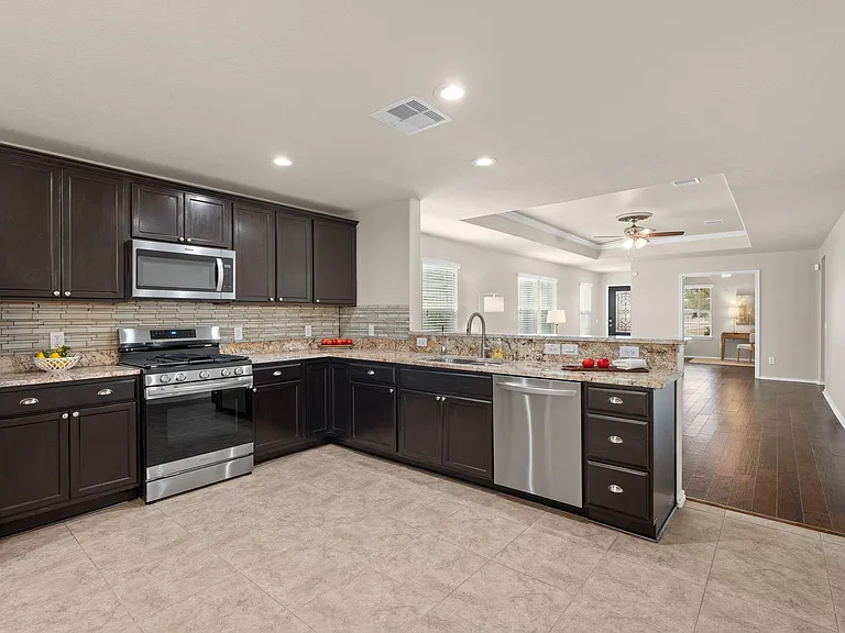 2811 Cone Flower Dr — Photo 15