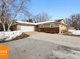 302 Brookside Ln, Columbus, WI 53925