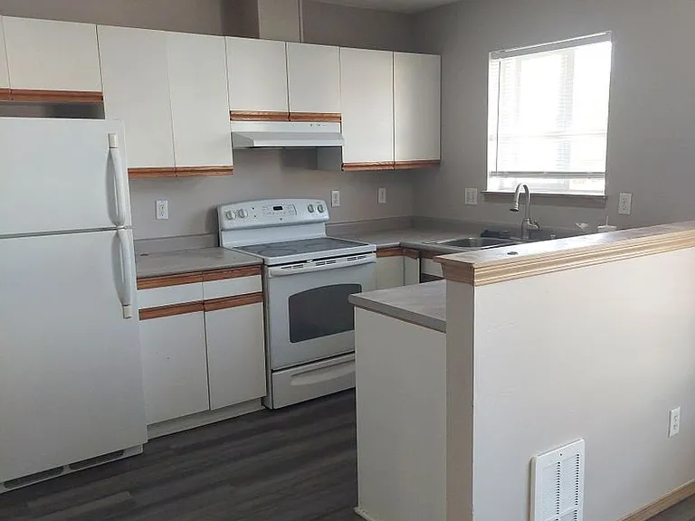 1703 Texas St — Photo 11