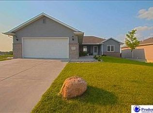 4430 W Thatcher Ln, Lincoln, NE 68528