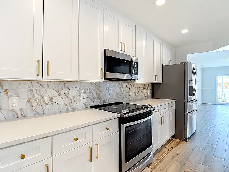 8733 Bay Pointe Dr — Photo 15