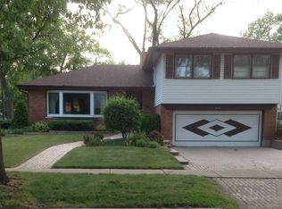 964 S Prospect Ave, Elmhurst, IL 60126