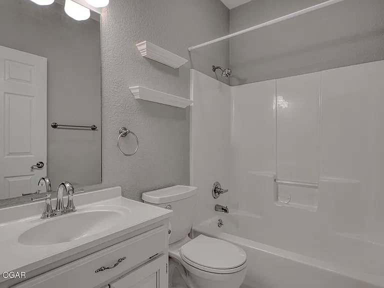 2813 Waters Edge Blvd — Photo 17