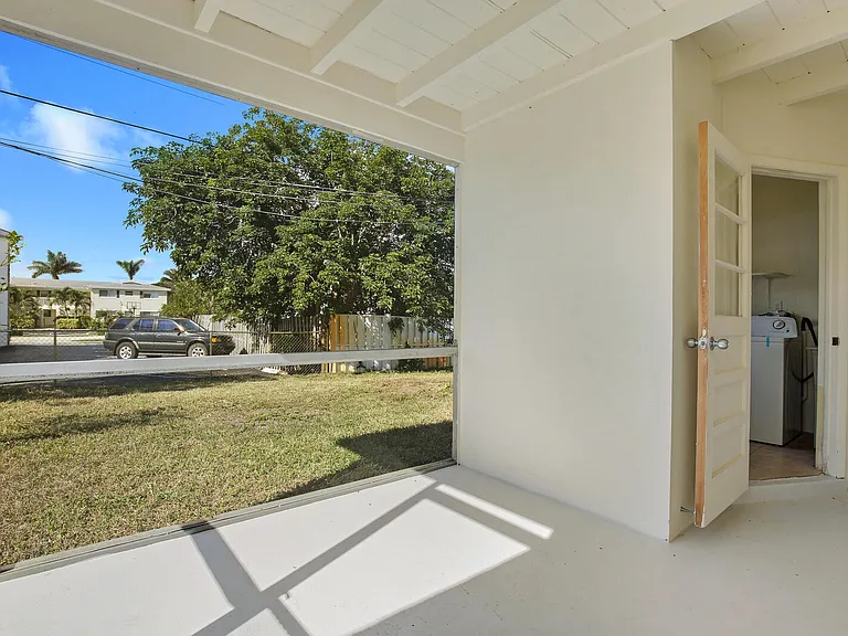 533 W Jasmine Dr #B — Photo 14