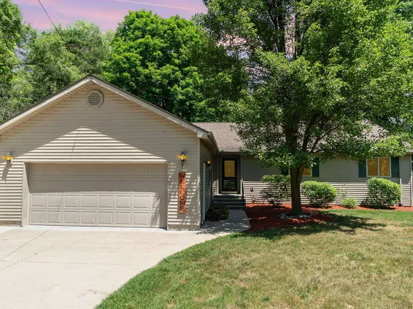 872 W Saginaw Rd, Sanford, MI 48657