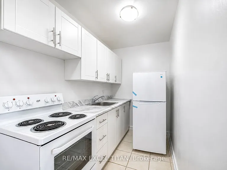 165 Cosburn Ave #615 — Photo 4