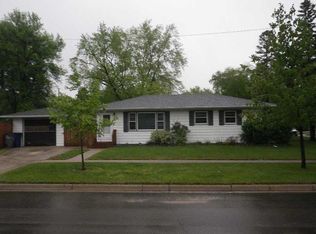 1820 18th Ave S, Moorhead, MN 56560