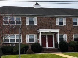 4060 Jerusalem Ave APT 2A, Seaford, NY 11783
