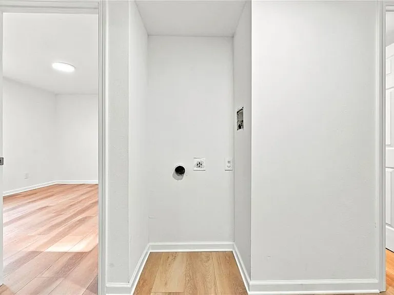 5095 Roswell Rd #203 — Photo 35