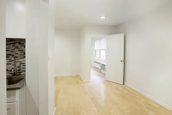 Rented by New York City Apartments | media 4