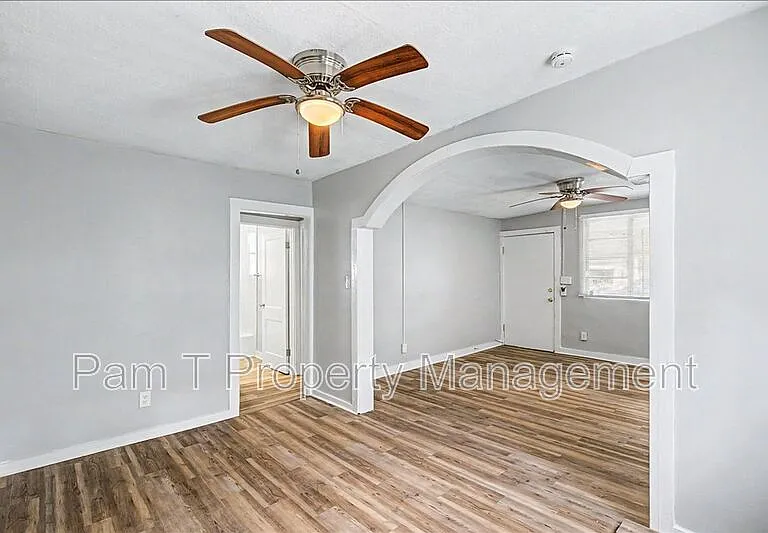 1120 Darwin St — Photo 7