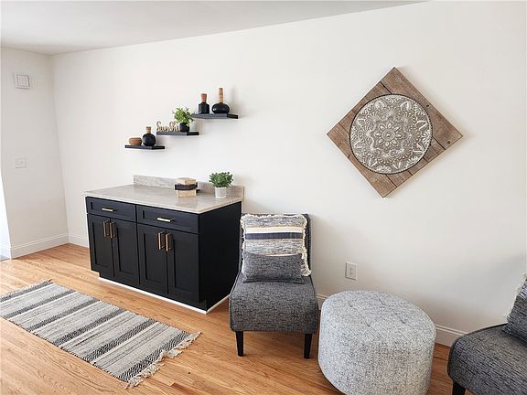 3rd image of 75 Everclay Dr