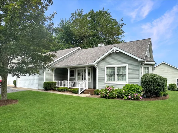 28 Longfellow Dr #1202, Erie, PA 16509