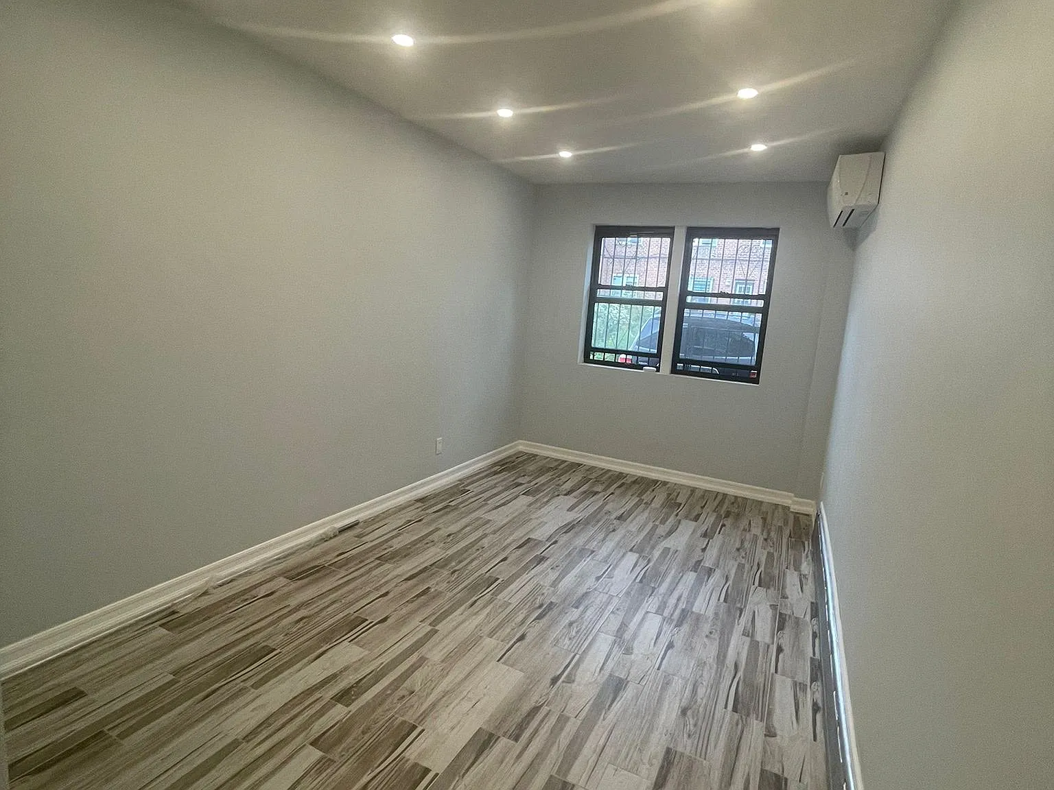 1 bed, 700 sqft, $2,100 — Photo 2