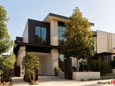 8890 Rosewood Ave, West Hollywood, CA, 90048