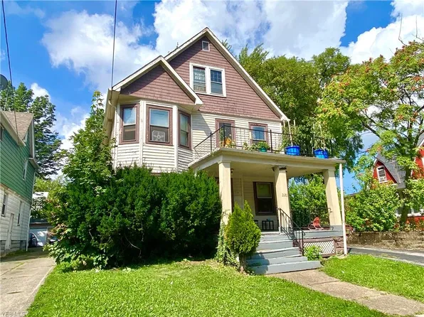 2120 W 100th St, Cleveland, OH 44102