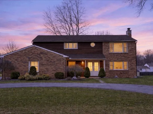 7853 Vernon Rd S, Cicero, NY 13039