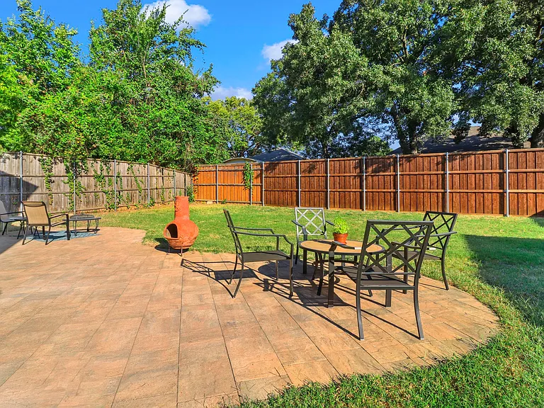 2202 Barton Springs Dr — Photo 36