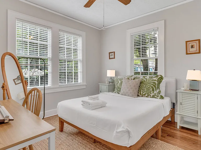 1219 Washington Ave — Photo 10