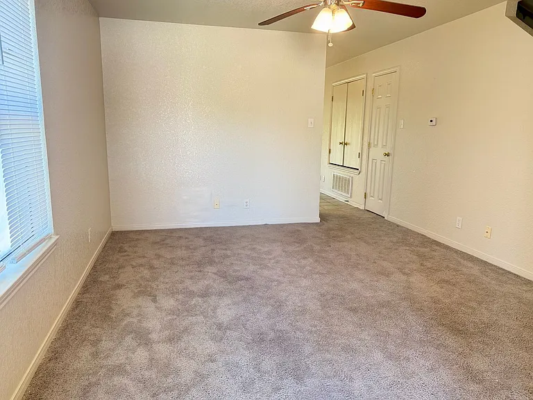 5202 Daybreak Cir — Photo 3