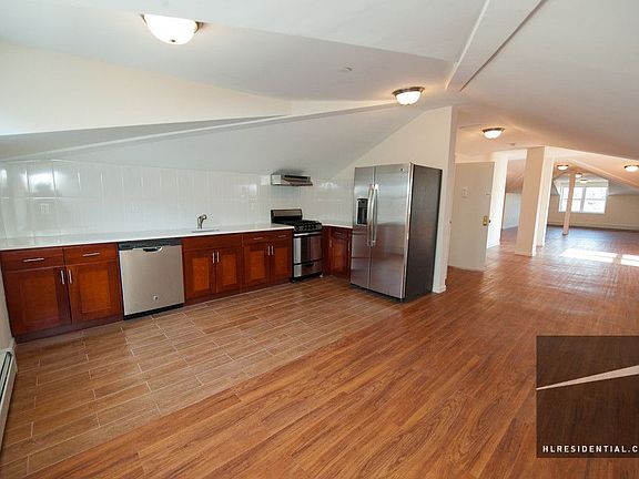 4th image of 2628 12th St APT 6