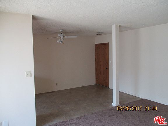 4th image of 145 W Hillcrest Blvd APT 4