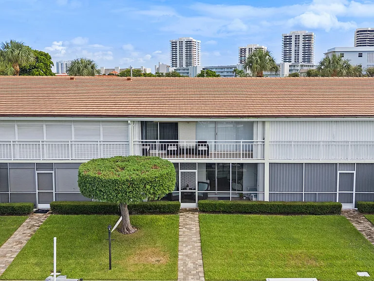 68 Yacht Club Dr #20 — Photo 34
