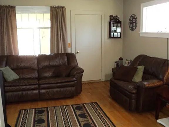 4th image of 612 Carlton Ave #1