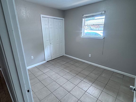 3rd image of 3010 Pakenham Dr