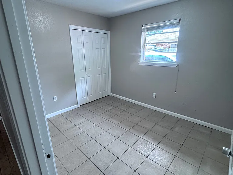3010 Pakenham Dr #MAIN — Photo 3