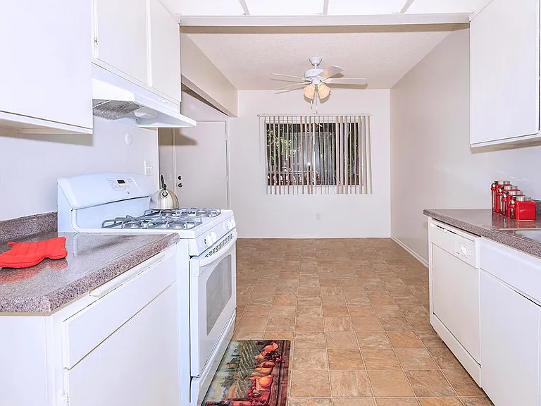 125 Belinda Cir — Photo 14