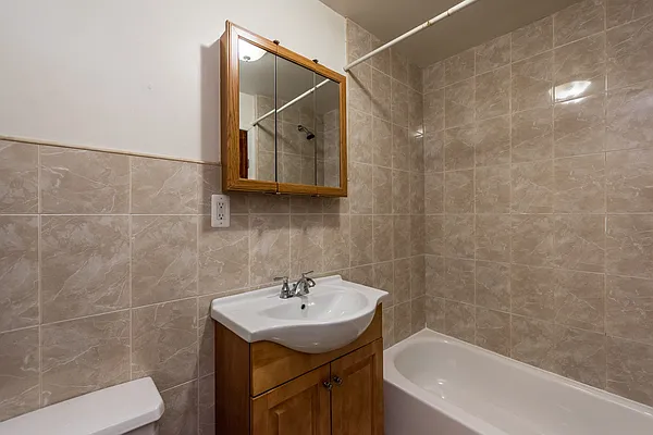 Rented by Nooklyn NYC LLC | media 6