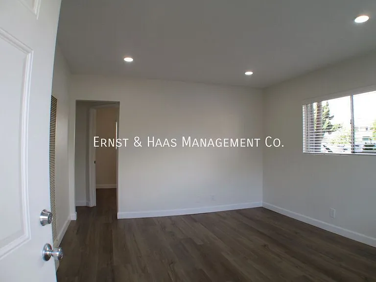 230 E Hullett St #1 — Photo 3
