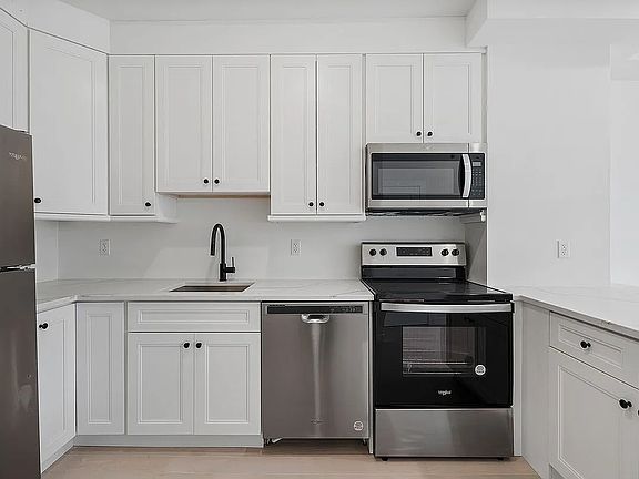 5th image of 1657 E 19th St #601