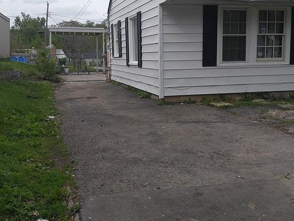 5th image of 5034 Locust Ave