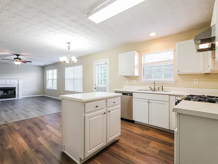 4065 Crescent Walk Ln — Photo 7