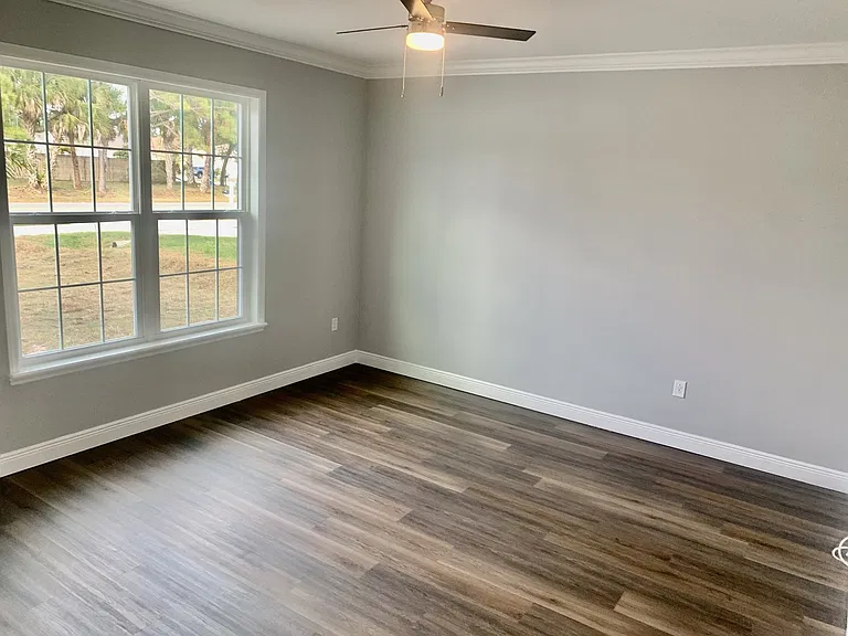 502 Americana Blvd NE — Photo 4