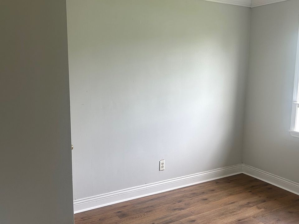 1st image of 3345 Leger Rd