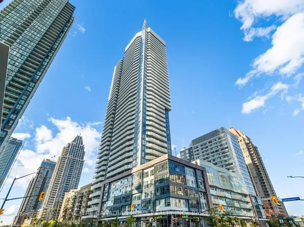 406 Confederation Pkwy, Mississauga, ON