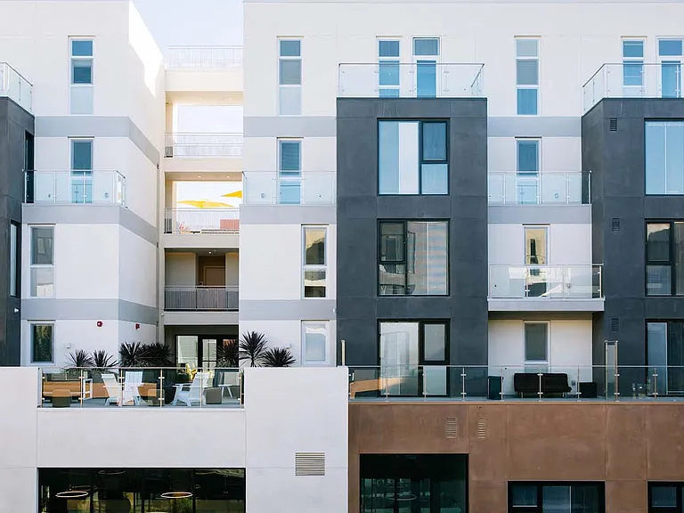 Block C Apartments — Photo 23